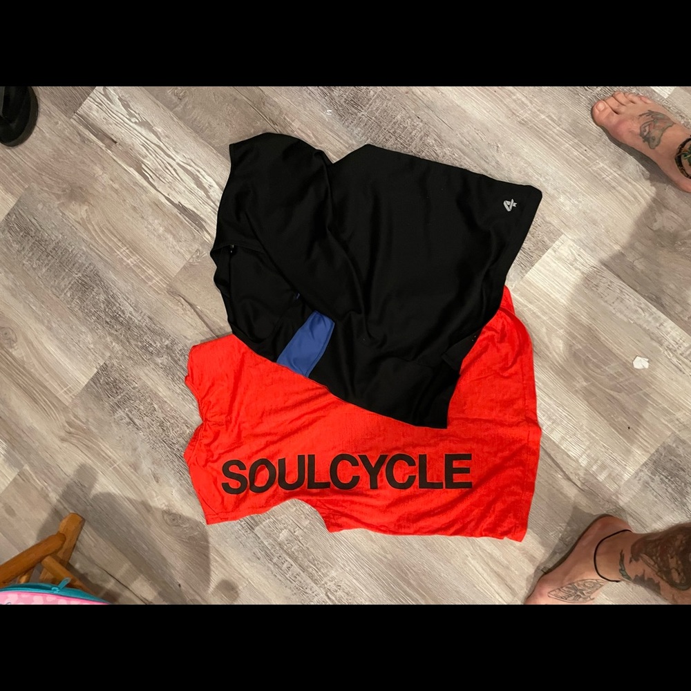 Soul cycle / 4 laps sleeveless cycling shirts size large